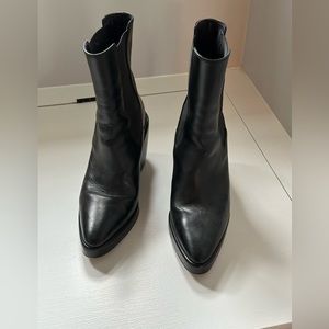 Frame Denim Black Leather Pointed Toe Ankle Boots